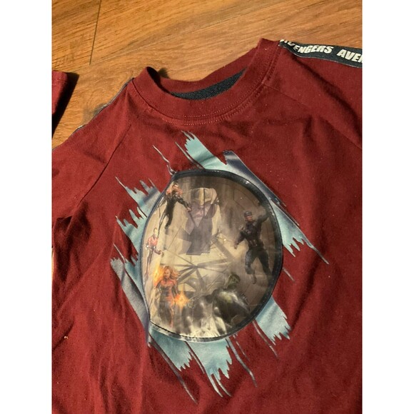 Avengers Holographic Long Sleeve Boys Xs 4/5 Tshirt Maroon - Picture 3 of 5